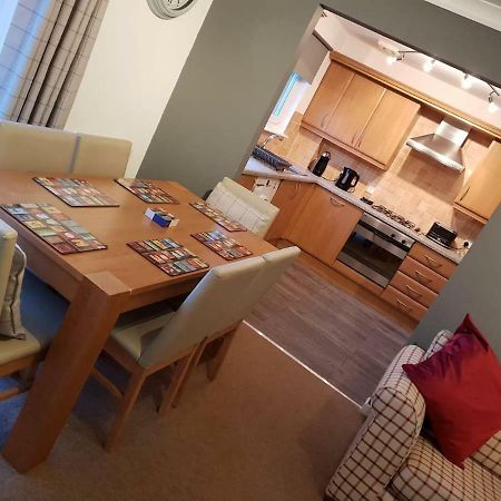 Appartement Chic Flat At Hairmyres Hospital & Train Station à East Kilbride Extérieur photo