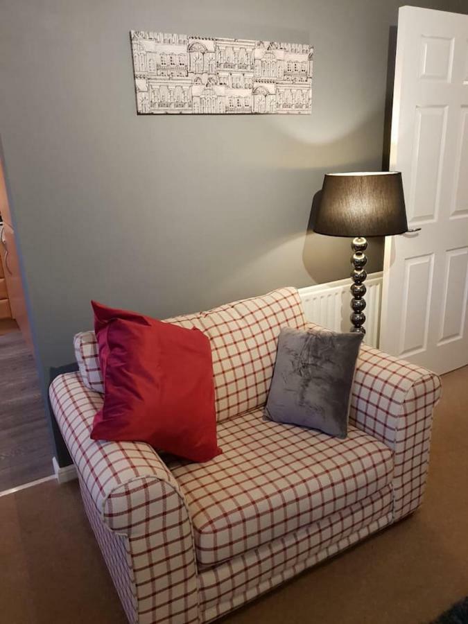 Appartement Chic Flat At Hairmyres Hospital & Train Station à East Kilbride Extérieur photo