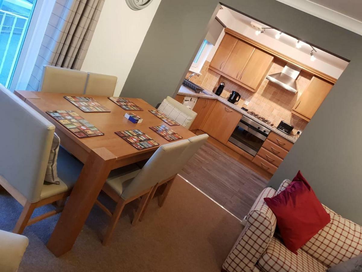 Appartement Chic Flat At Hairmyres Hospital & Train Station à East Kilbride Extérieur photo