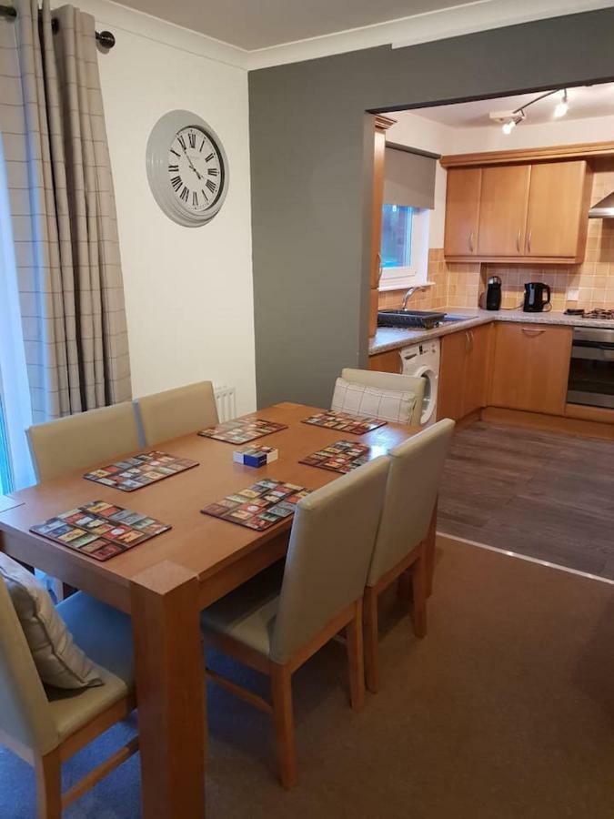 Appartement Chic Flat At Hairmyres Hospital & Train Station à East Kilbride Extérieur photo