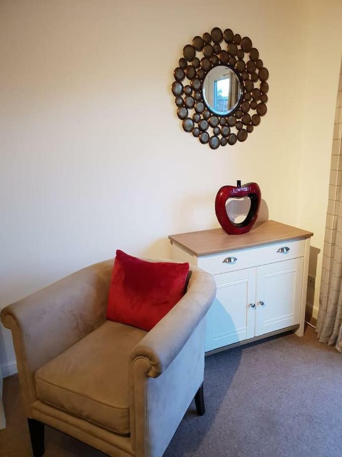 Appartement Chic Flat At Hairmyres Hospital & Train Station à East Kilbride Extérieur photo